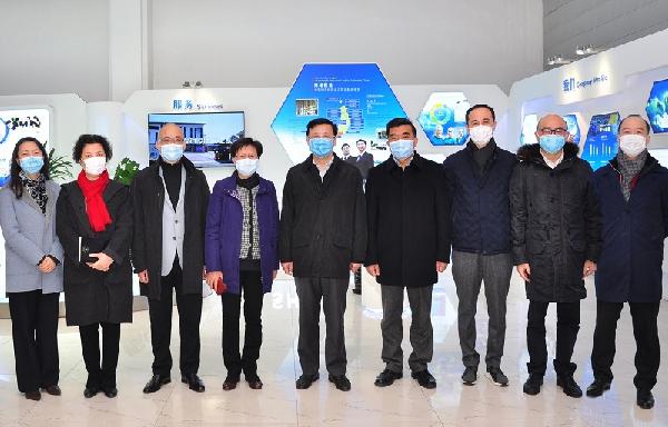 上海市委常委、常務(wù)副市長陳寅調(diào)研市抗疫醫(yī)療物資保障基地